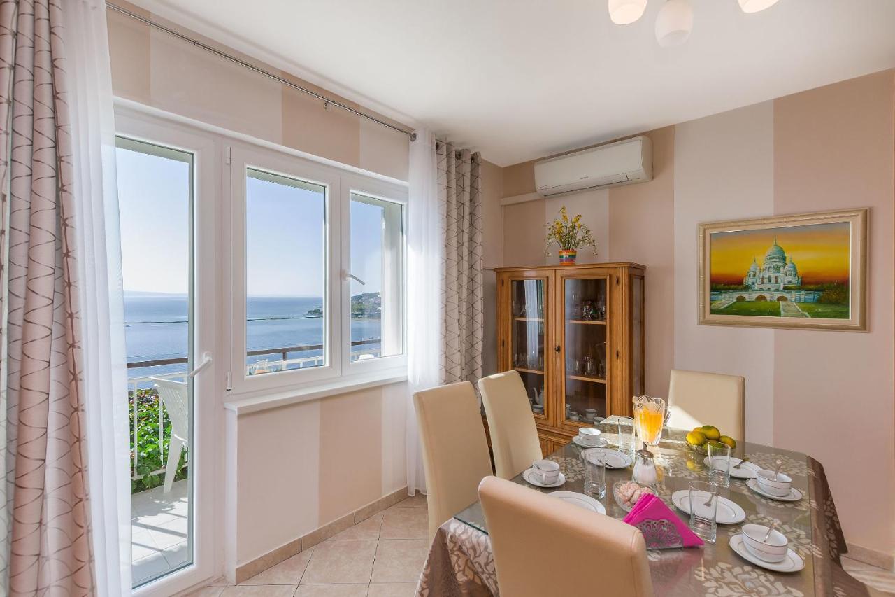 Apartment And Rooms Tatjana 오미스 외부 사진