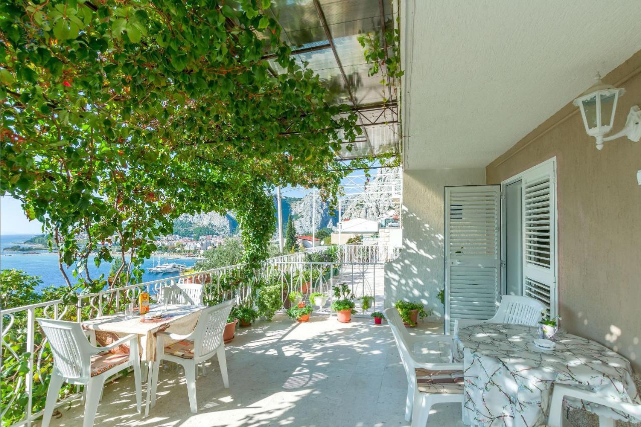 Apartment And Rooms Tatjana 오미스 외부 사진